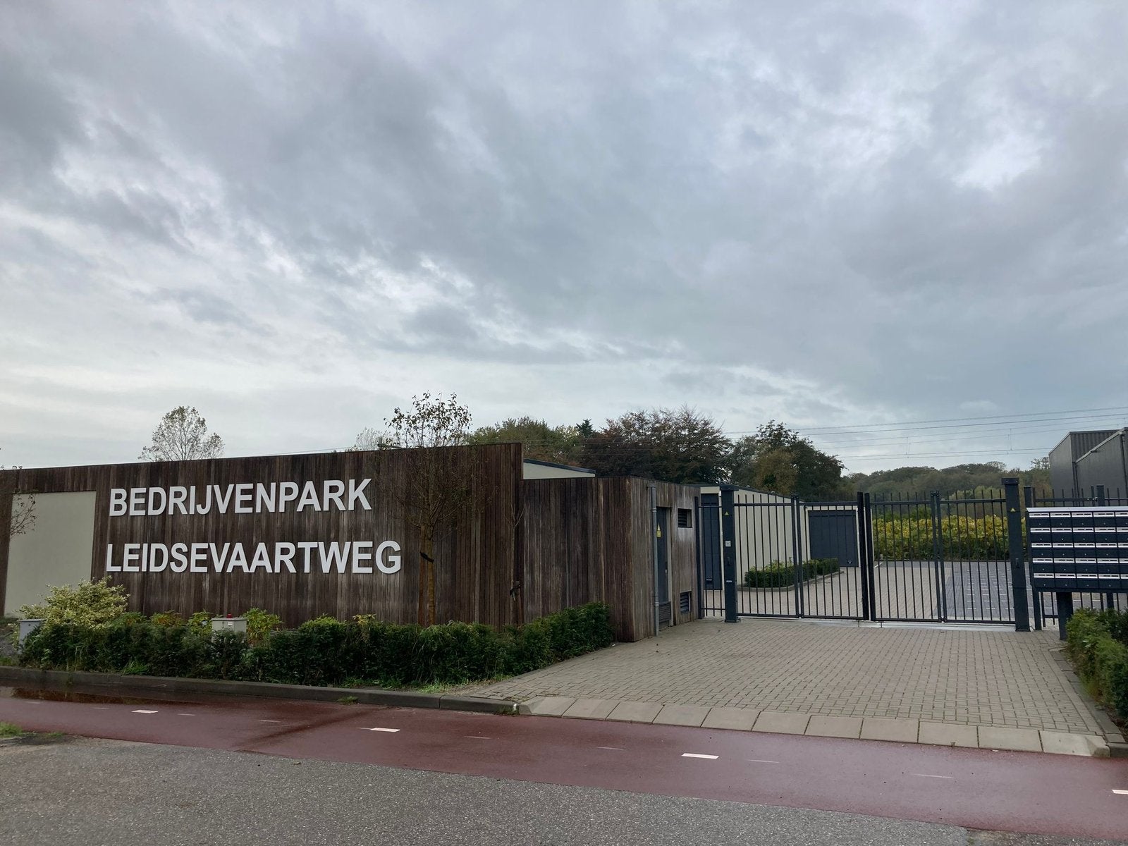 Nette garagebox (opslagruimte)  Leidsevaartweg 375  11/23, Auto diversen, Autostallingen en Garages