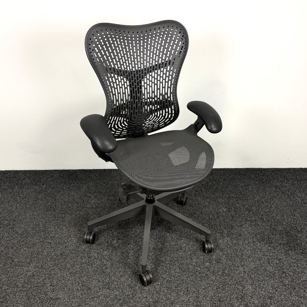 Bureaustoel Herman Miller Mirra 2 | Triflex Graphite 26056, Ophalen, Zwart