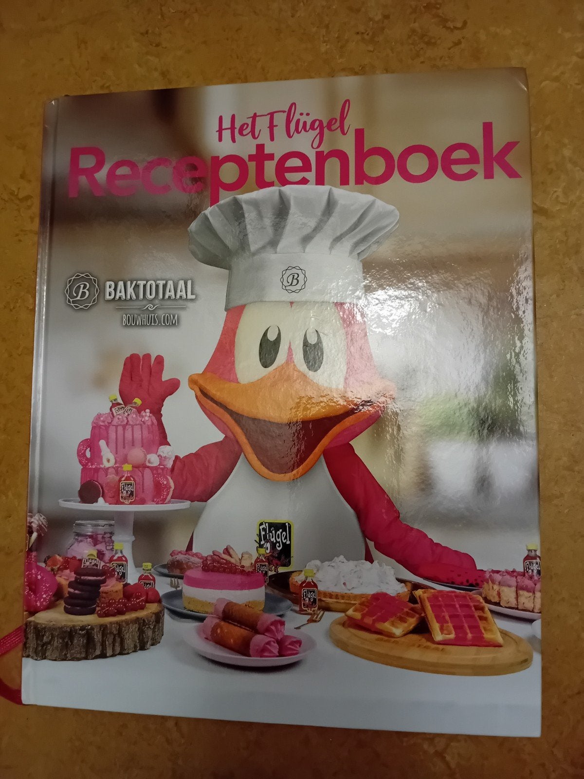 Het Flügel Receptenboek - Bakplezier met Flügel smaak!, Ophalen of Verzenden, Zo goed als nieuw, Taart, Gebak en Desserts