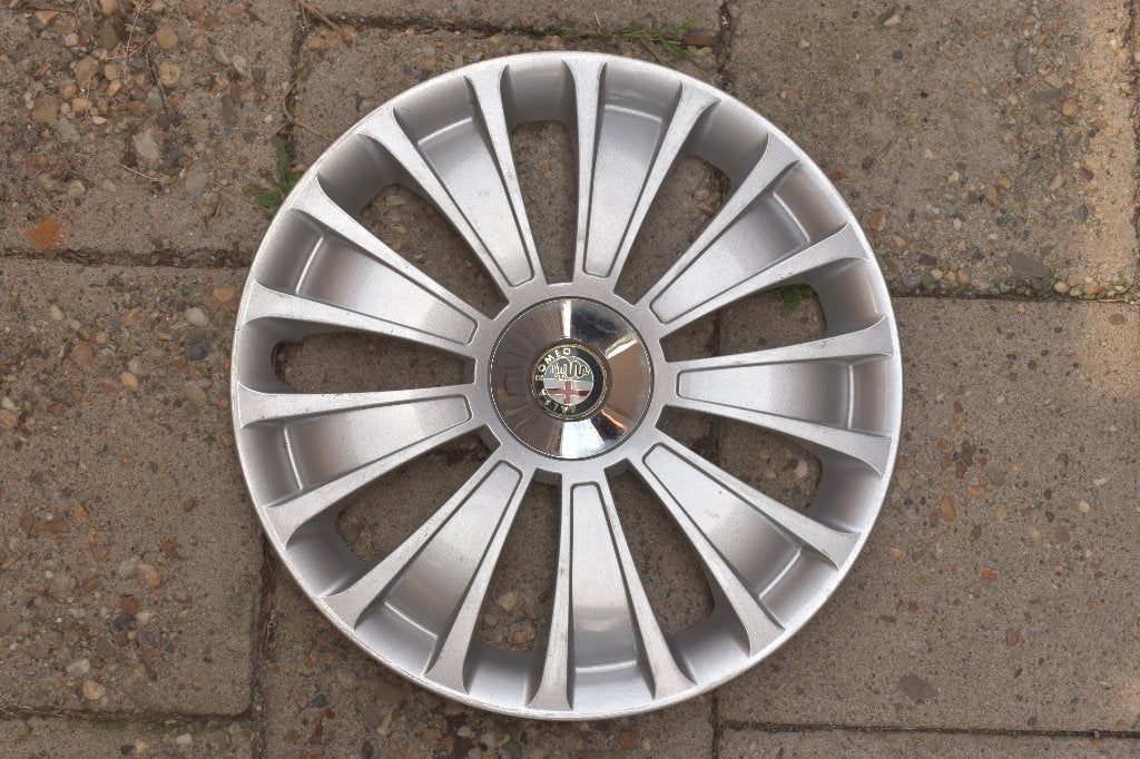 1 losse originele wieldop Alfa Romeo Mito 16 inch, Auto diversen, Wieldoppen, Ophalen of Verzenden, Gebruikt