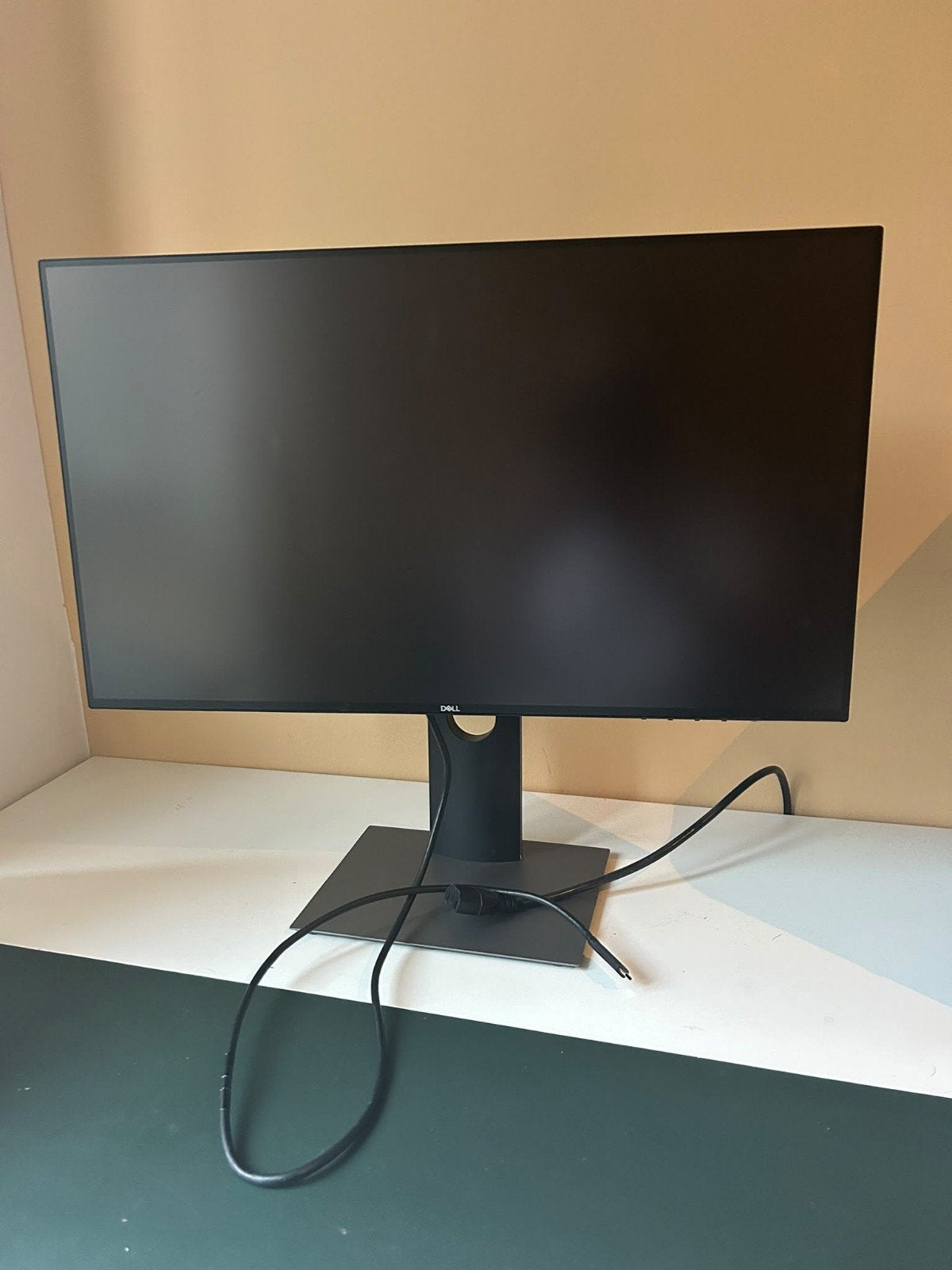 Dell U2419HC USB-C Monitor, 23.8 inches, Ophalen, IPS, In hoogte verstelbaar, Full HD
