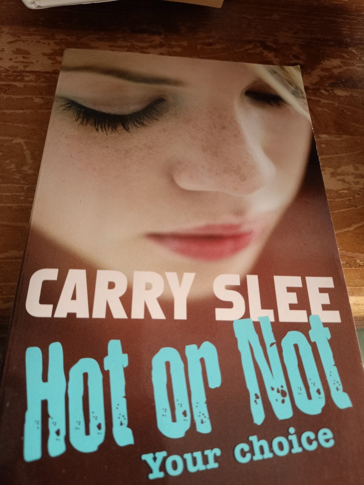 Carry Slee - Hot or not, Ophalen of Verzenden, Zo goed als nieuw, Carry Slee