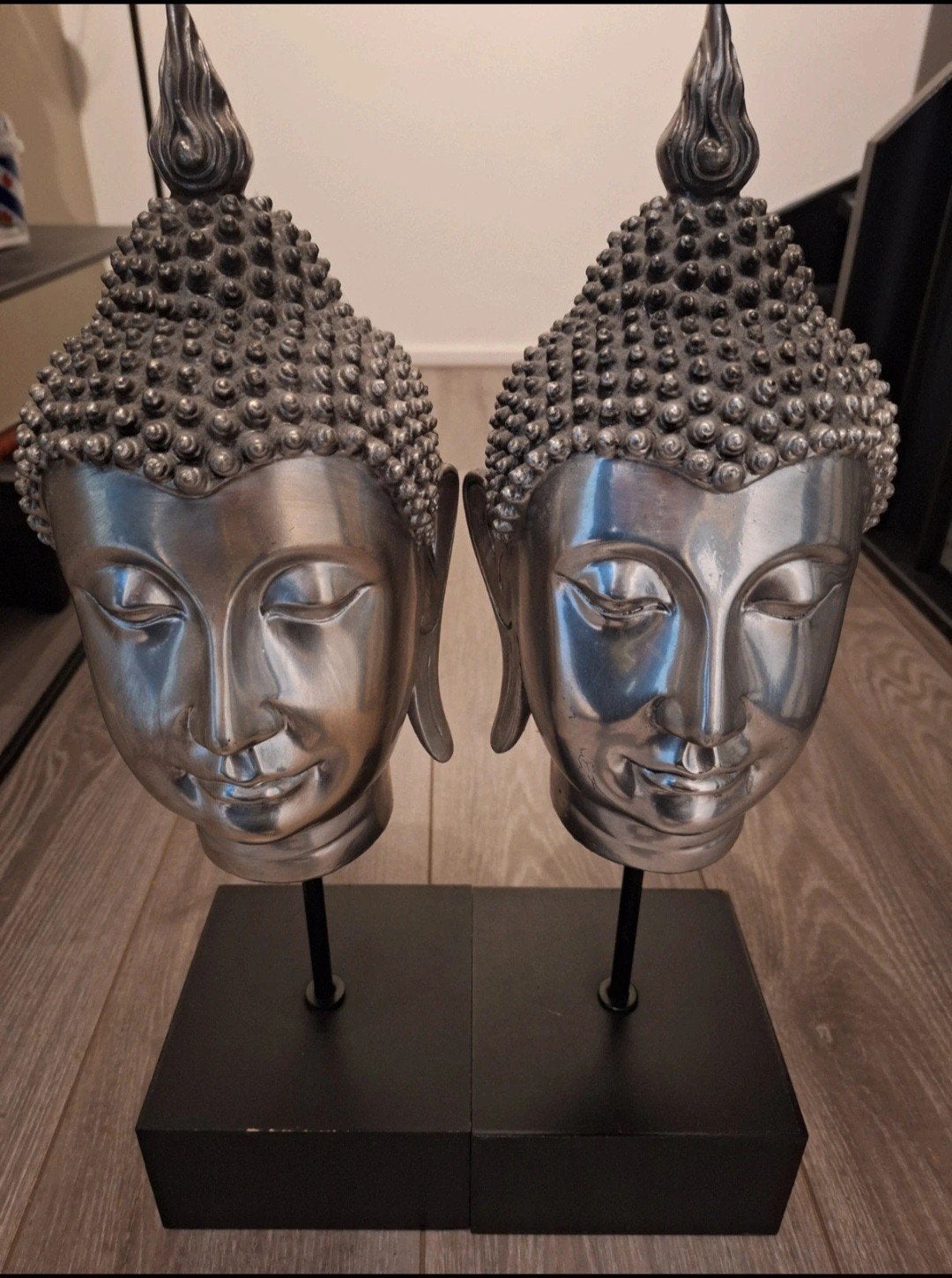Set van 2 Boeddha hoofden op sokkel - Zilverkleurig, Met sokkel, Metaal, Ophalen of Verzenden, Zo goed als nieuw