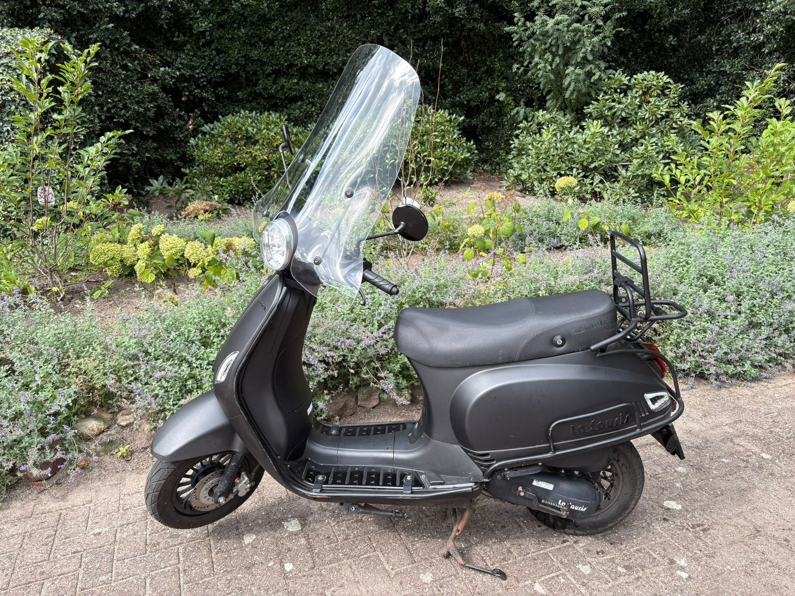 mooie LA SOURIS SOURINI R scooter te koop, Fietsen en Brommers, Scooters | Overige merken, Ophalen, Zo goed als nieuw, Benzine