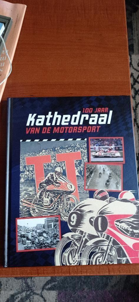 100 jaar Kathedraal van de motorsport TT Assen., Ophalen of Verzenden, Zo goed als nieuw, Drents Archief, Algemeen
