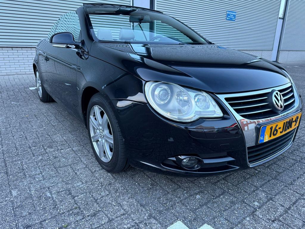 VW Eos 3.2 V6 DSG Cabrio | Leer | Rijdt Goed | €4950,-, Beige, 3189 cc, Cabriolet, 4 stoelen