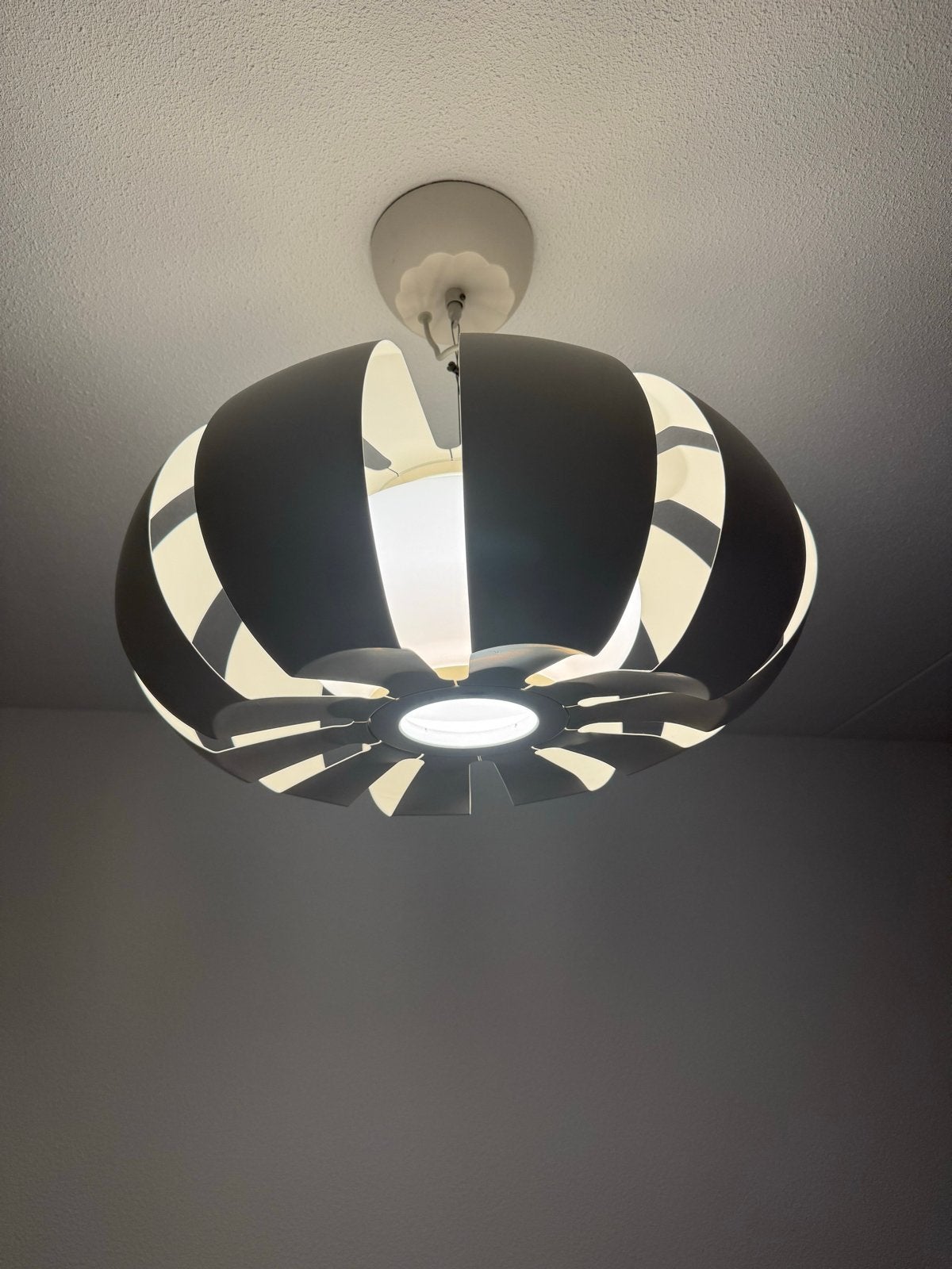 Twee IKEA PS 2014 Hanglampen - Wit - Modern Design, Ophalen of Verzenden, Zo goed als nieuw, Metaal, E27 (groot)
