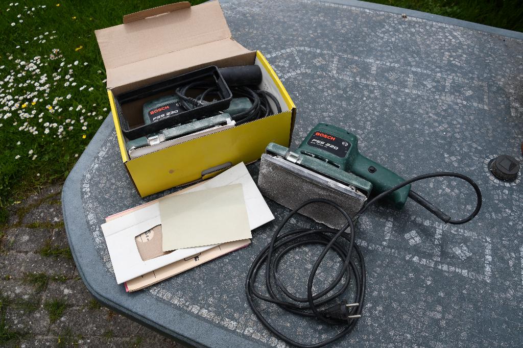 Bosch vlakschuurmachines PSS 220 en PSS 230, Doe-het-zelf en Verbouw, Gereedschap | Schuurmachines, Ophalen of Verzenden, Gebruikt