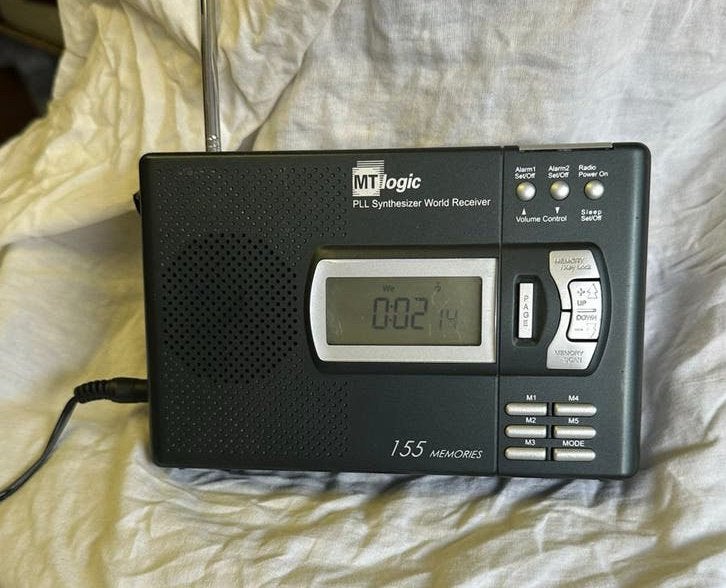 MT Logic PLL Synthesizer Wereldontvanger Radio, Ophalen of Verzenden, Gebruikt, Wereldontvanger