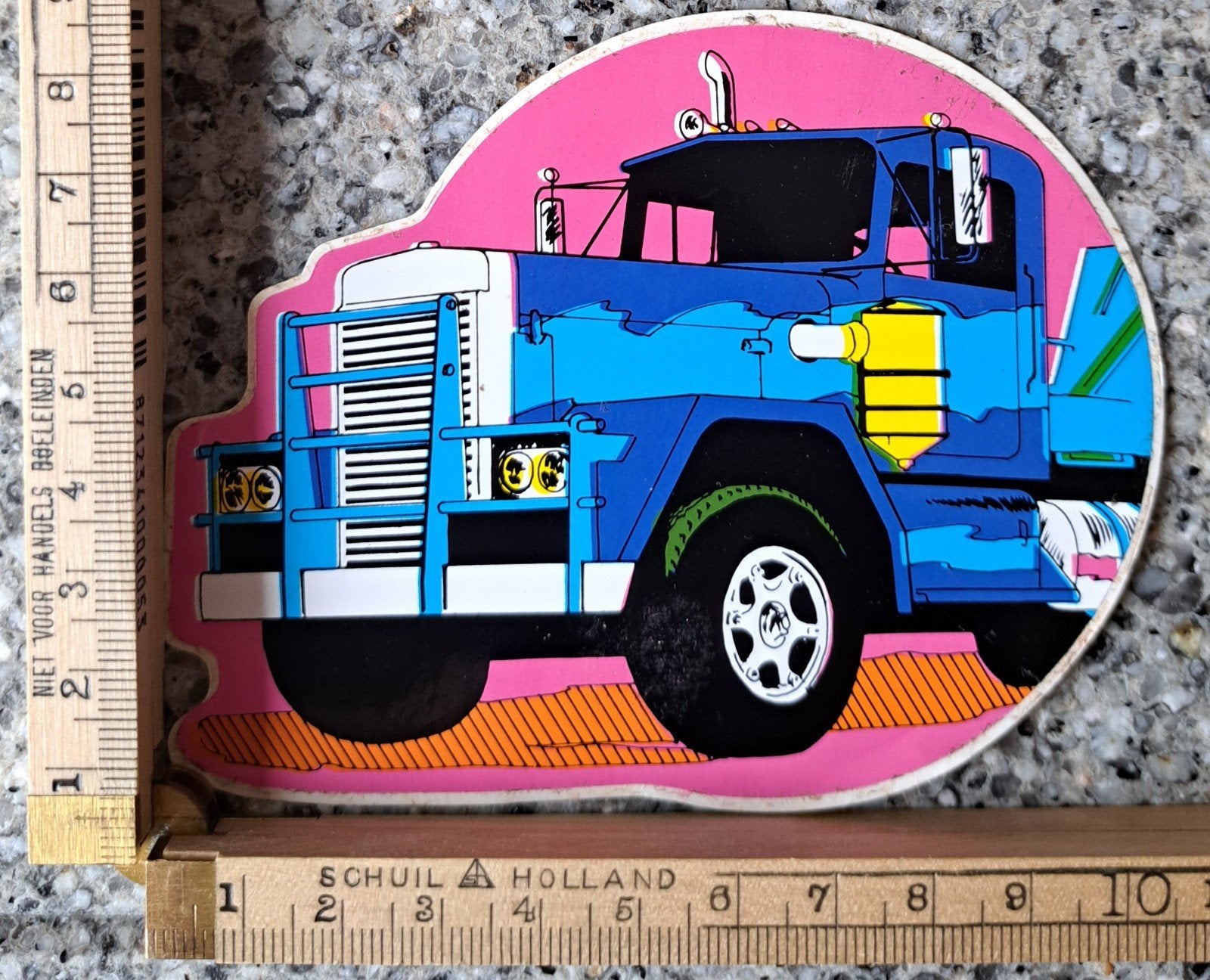 Vintage sticker Amerikaanse truck Mack vrachtwagen strip, Verzamelen, Ophalen of Verzenden, Zo goed als nieuw, Strip of Tekenfilm