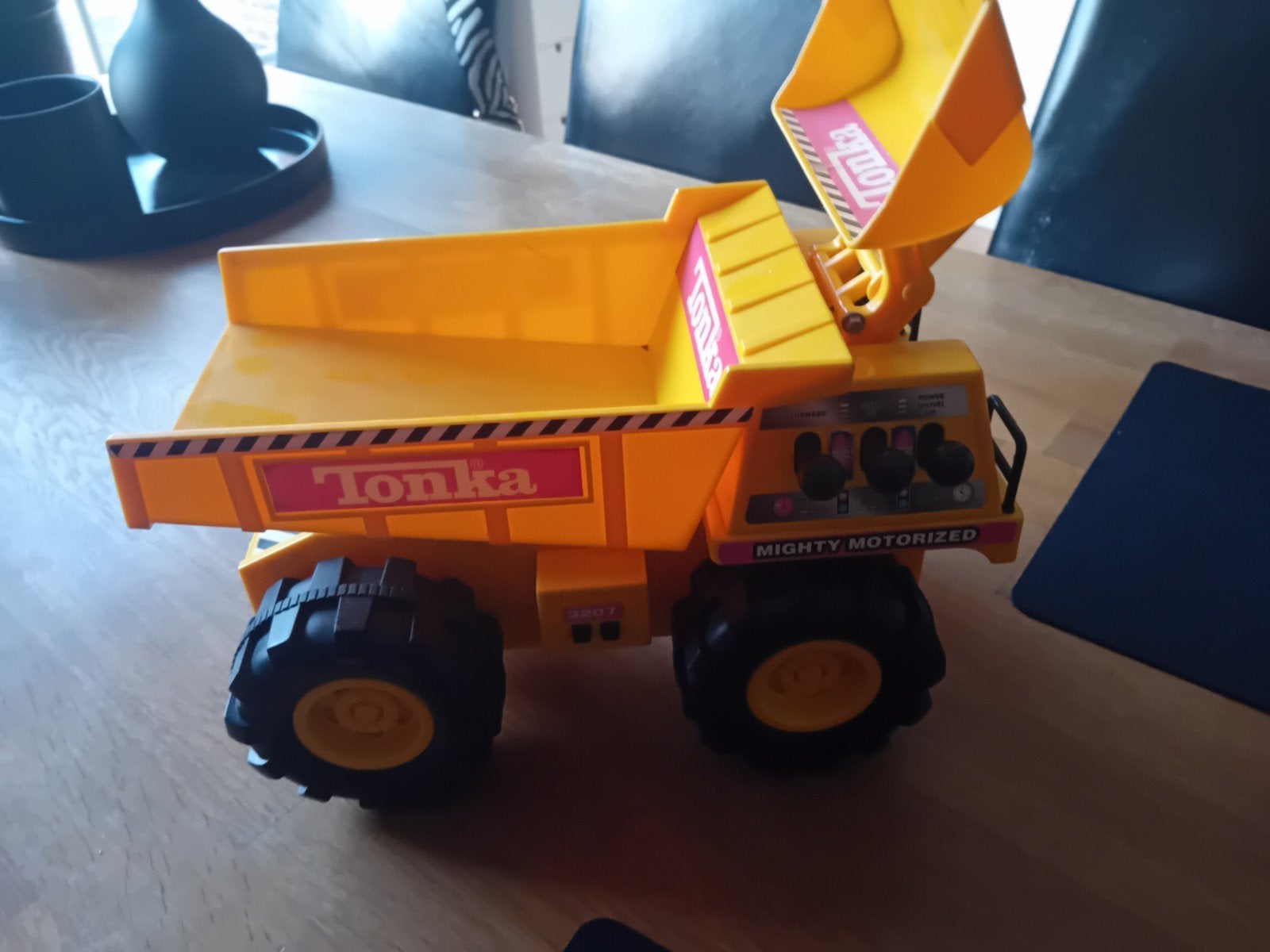Gratis afhalenTonka Mighty Motorized kiepwagen met laadschop, Ophalen of Verzenden, Zo goed als nieuw