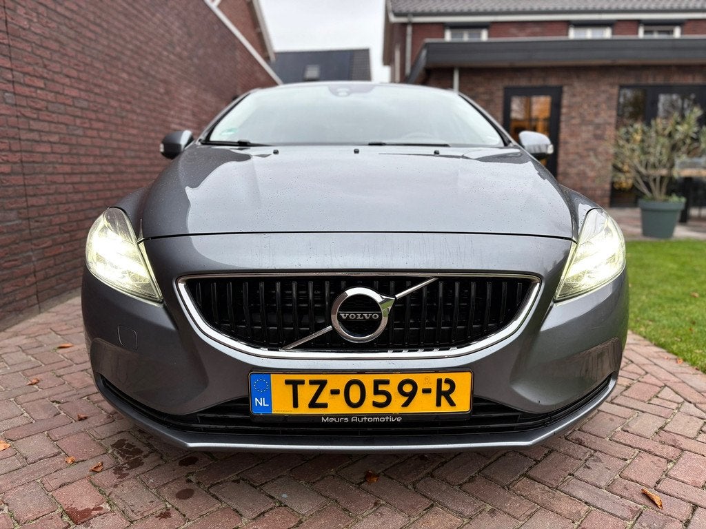Volvo V40 2.0 D2 Kinetic Trekhaak LED Navi, Voorwielaandrijving, Stof, Gebruikt, 1969 cc