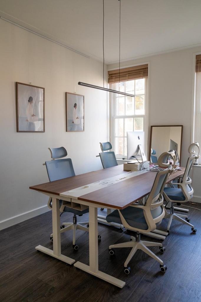 MITTZON bureau walnootfineer/wit 120x60 cm, Ophalen, 120 cm, In hoogte verstelbaar, Zo goed als nieuw