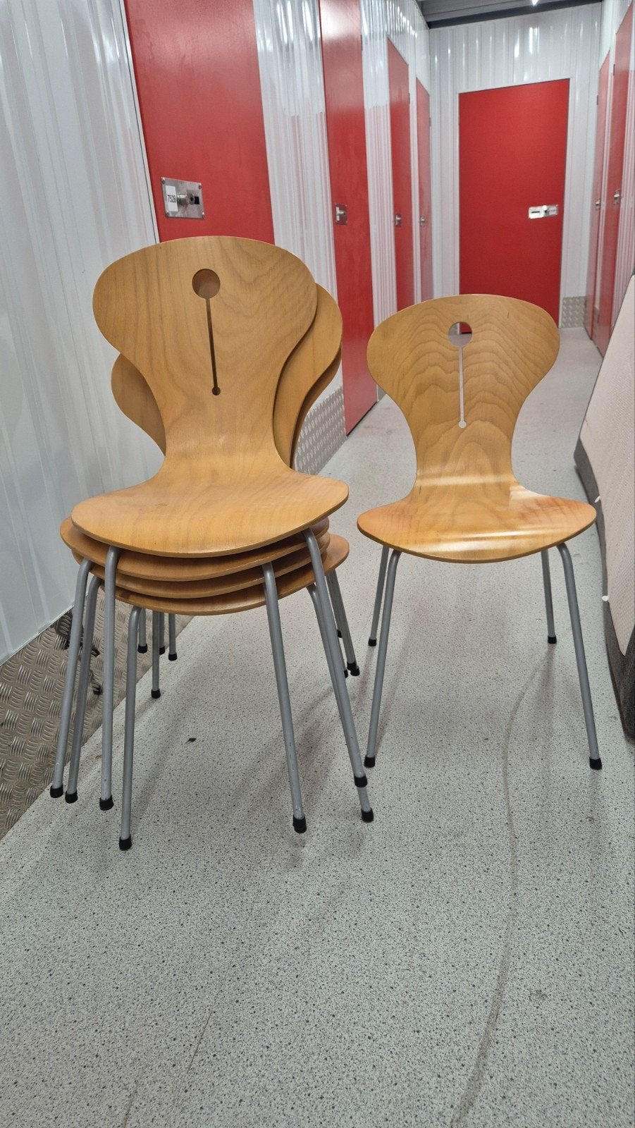 Set van 5 Prachtige Deense Stijl Design Stoelen – Stapelbaar, Ophalen, Zo goed als nieuw, Vijf, Zes of meer stoelen, Hout