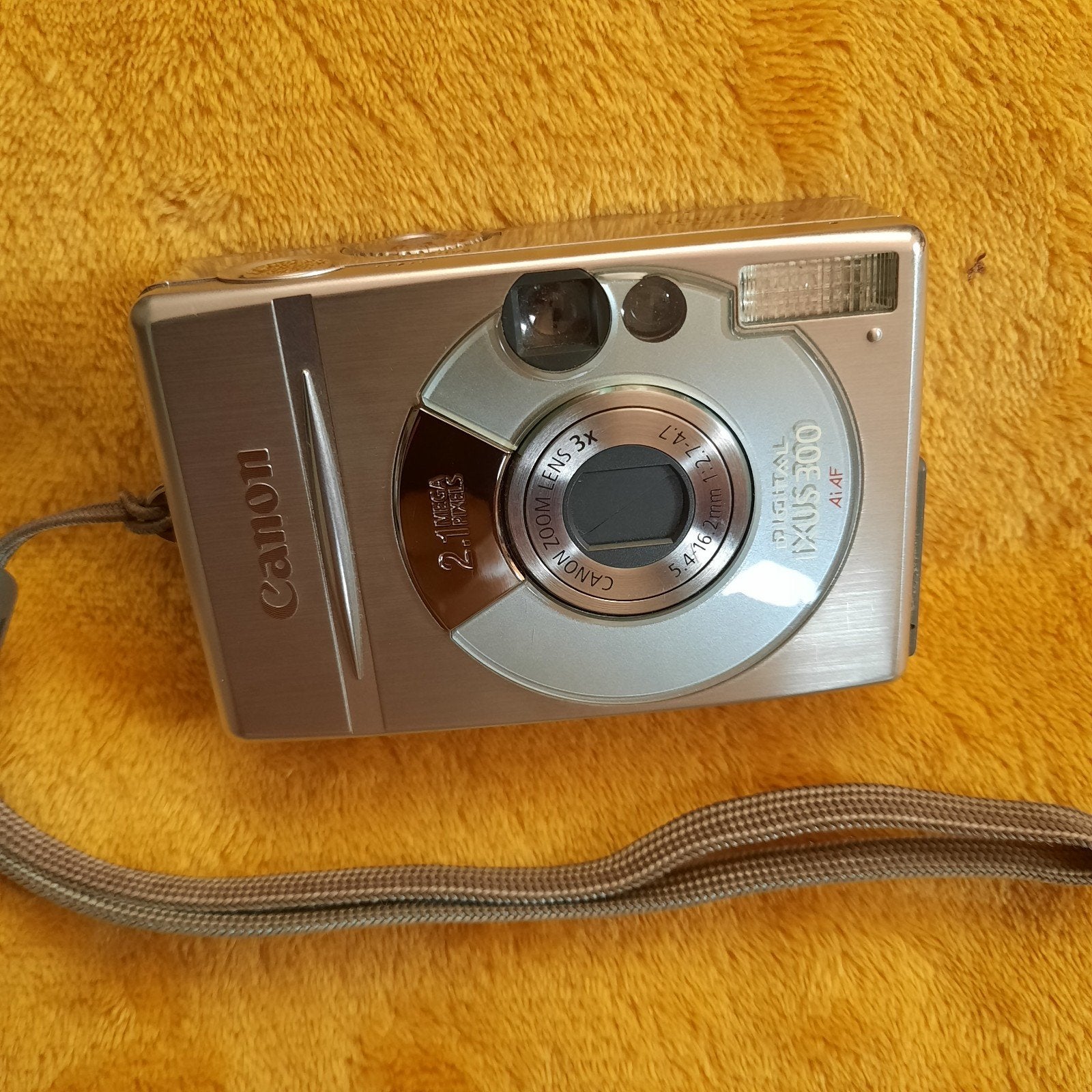 Canon IXUS 300 digitale camera met accu en etui, Ophalen, Gebruikt, Canon, Compactcamera