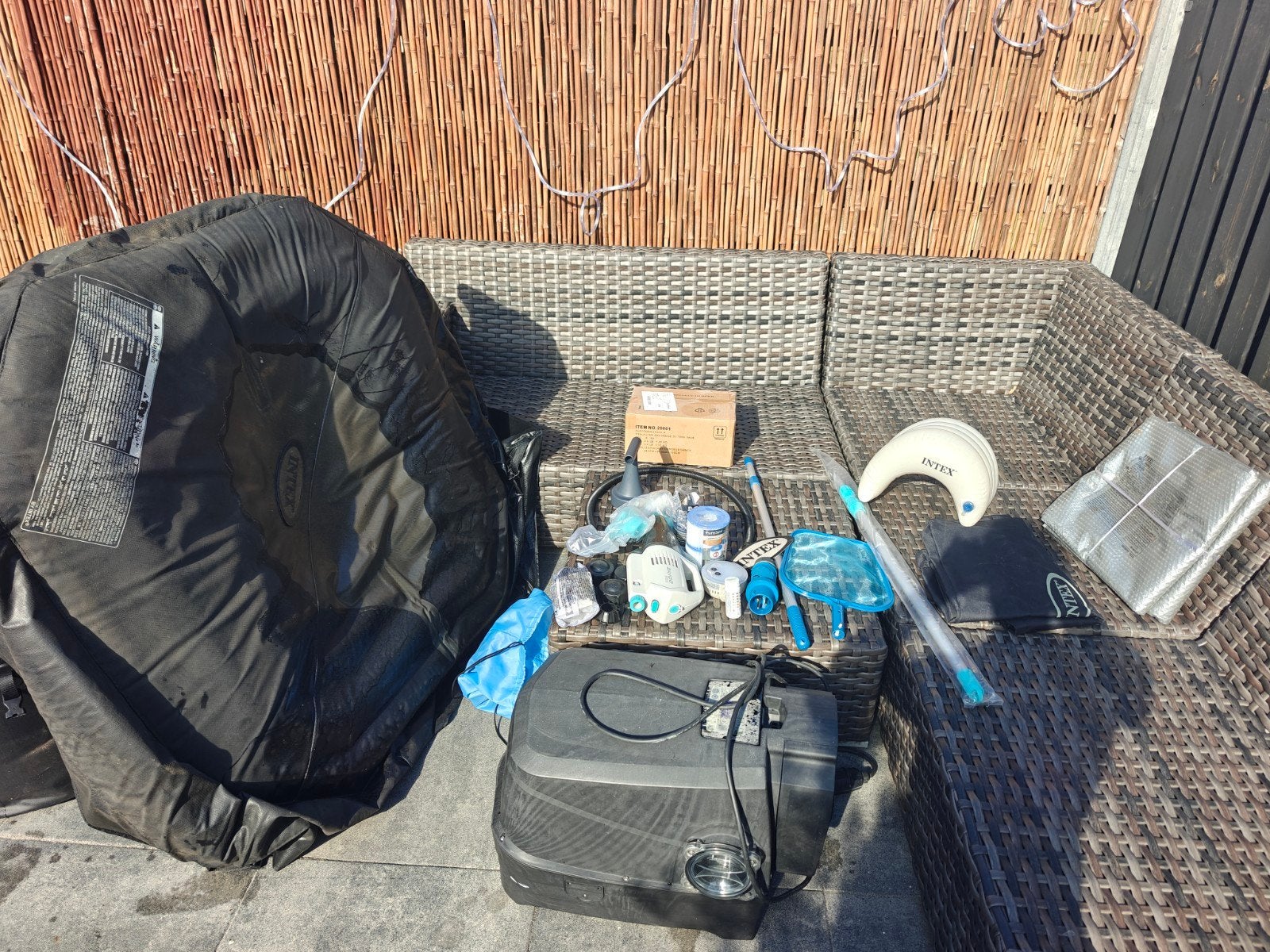 Intex accessoires met werkende pomp en cover, Ophalen of Verzenden, Gebruikt, Zwembadpomp