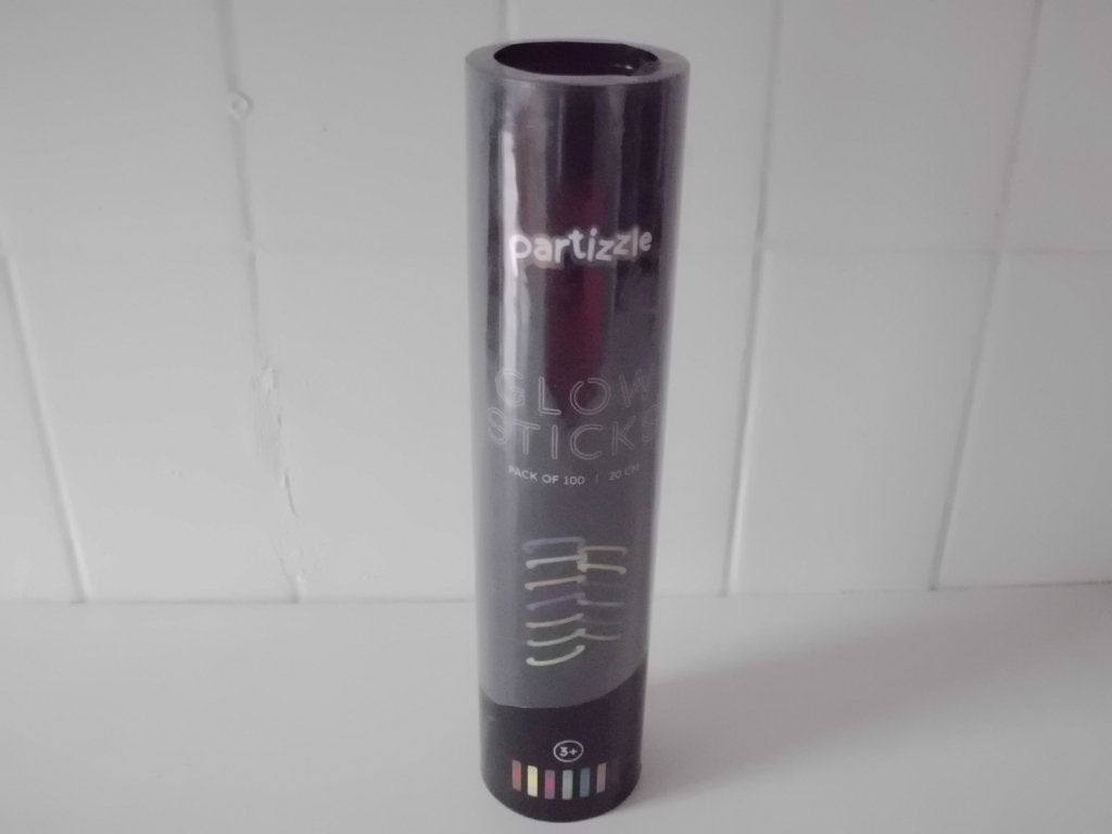 1 x partizzle tube 100 glowsticks nieuw, gesloten verpakking, Ophalen, Zo goed als nieuw, Versiering, Verjaardag