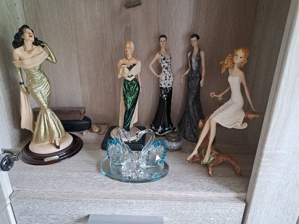 vrouwen beelden, Ophalen, Zo goed als nieuw, Mens