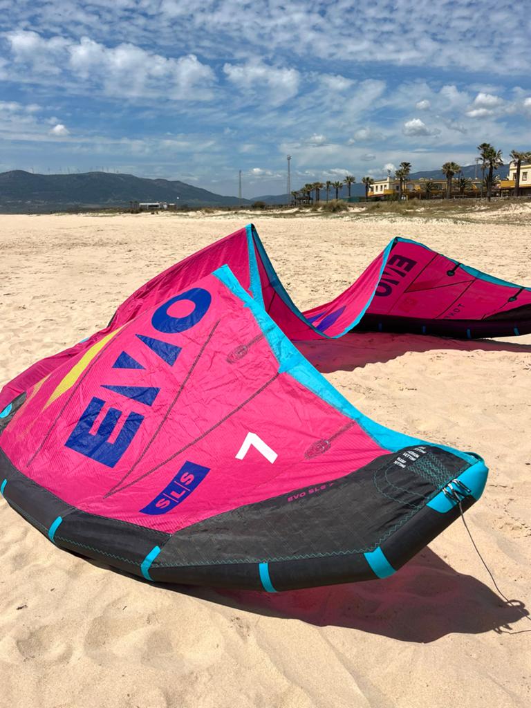 Duotone Evo SLS 7m² kitesurf kite, Geen board, Ophalen of Verzenden, Zo goed als nieuw, Kite