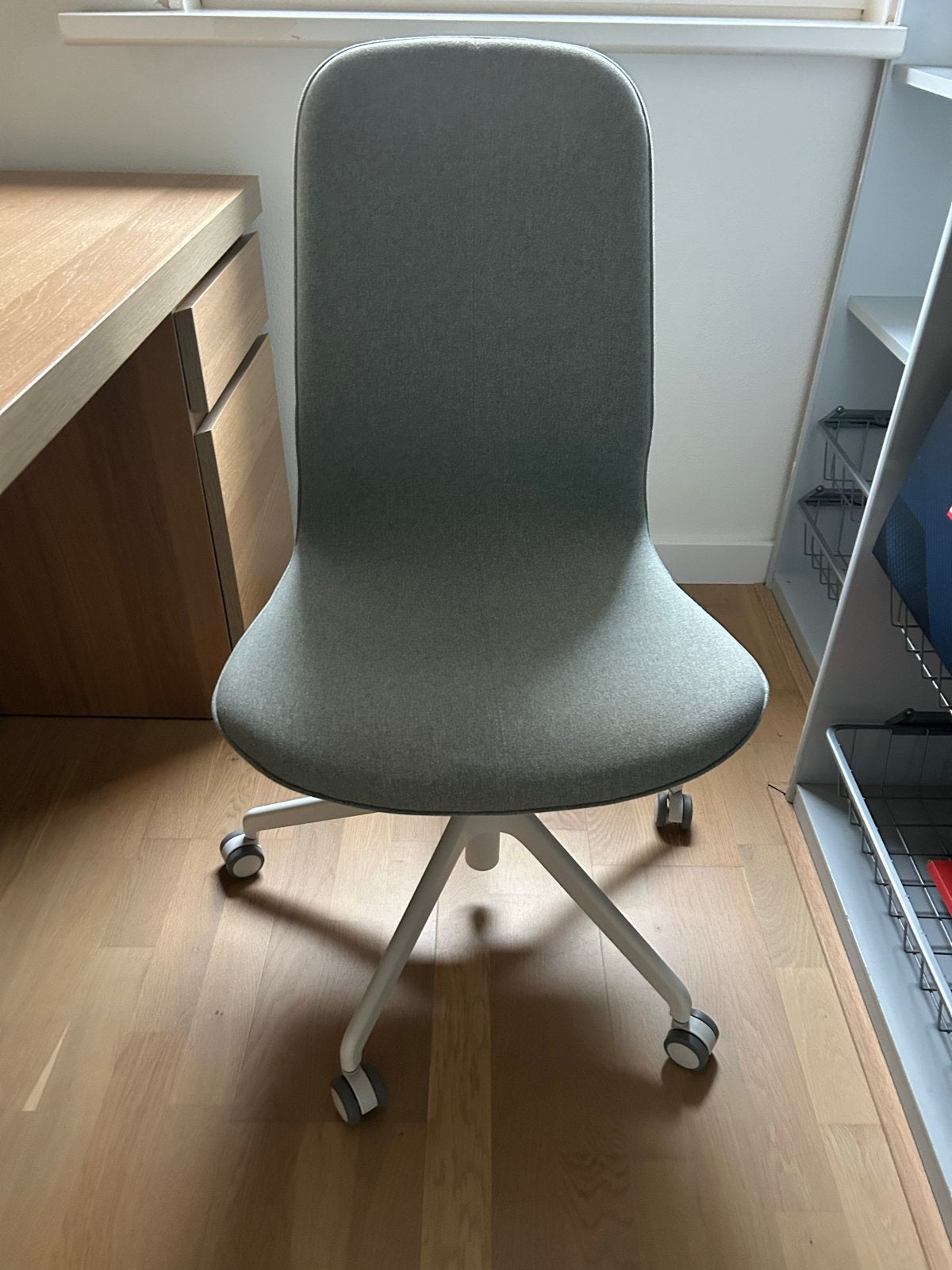 IKEA LÅNGFJÄLL Vergaderstoel Mintgroen Wit Onderstel, Ophalen, Zo goed als nieuw, Groen, Bureaustoel