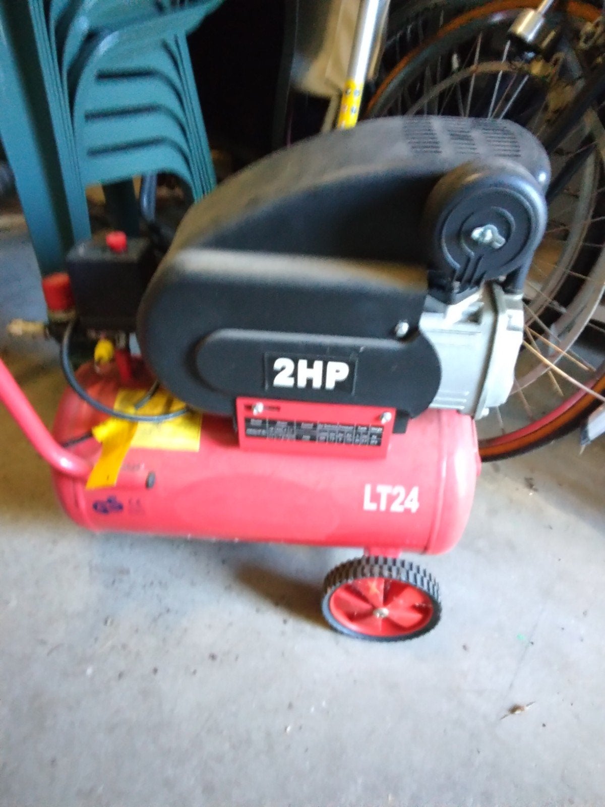 Compressor olie gesmeerd. 24Ltr. 8Atm., Ophalen, Gebruikt, 6 tot 10 bar, Minder dan 200 liter/min