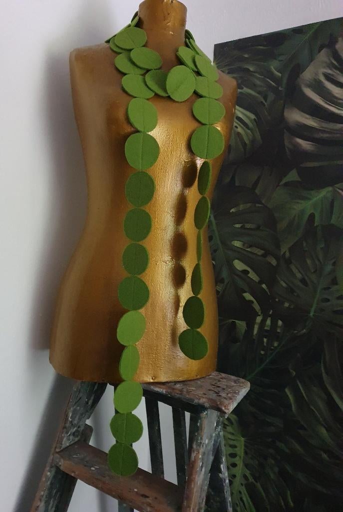 Unieke groene vilten rondjes ketting, Verzenden, Nieuw, Groen, Overige materialen