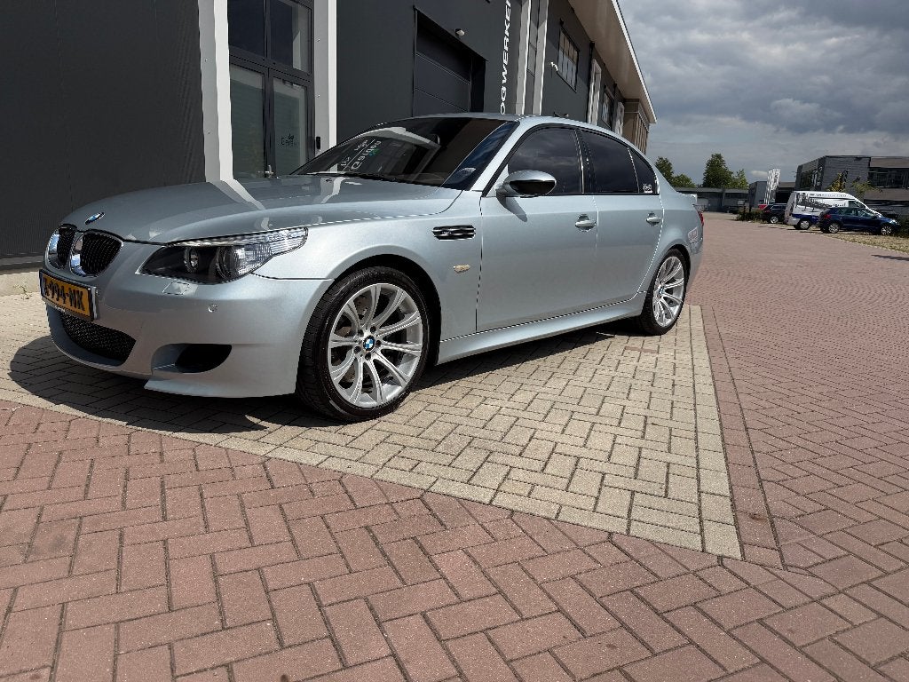 BMW 5 Serie M5  V10 507pk SMG Topconditie! /Concoursstaat, Auto's, 508 pk, Overige kleuren, Sedan, 5-Serie