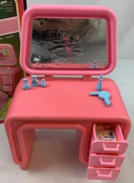 Barbie Dream Furniture Kaptafel jaren 80 1982 in doos, Verzamelen, Poppen, Coolsingel 104, 3011 AG Rotterdam, Netherlands, Verzenden