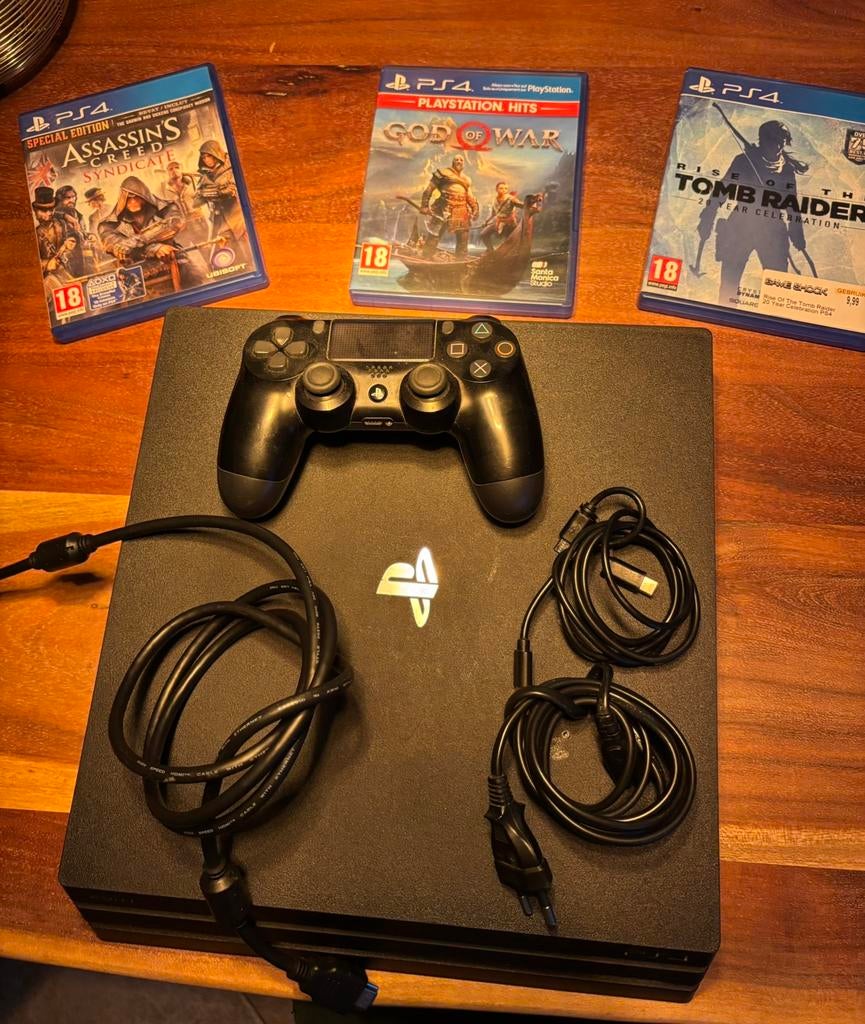 Ps4 pro inclusief controller + 3 spellen + alle kabels, Spelcomputers en Games, Spelcomputers | Sony PlayStation 4, Met games