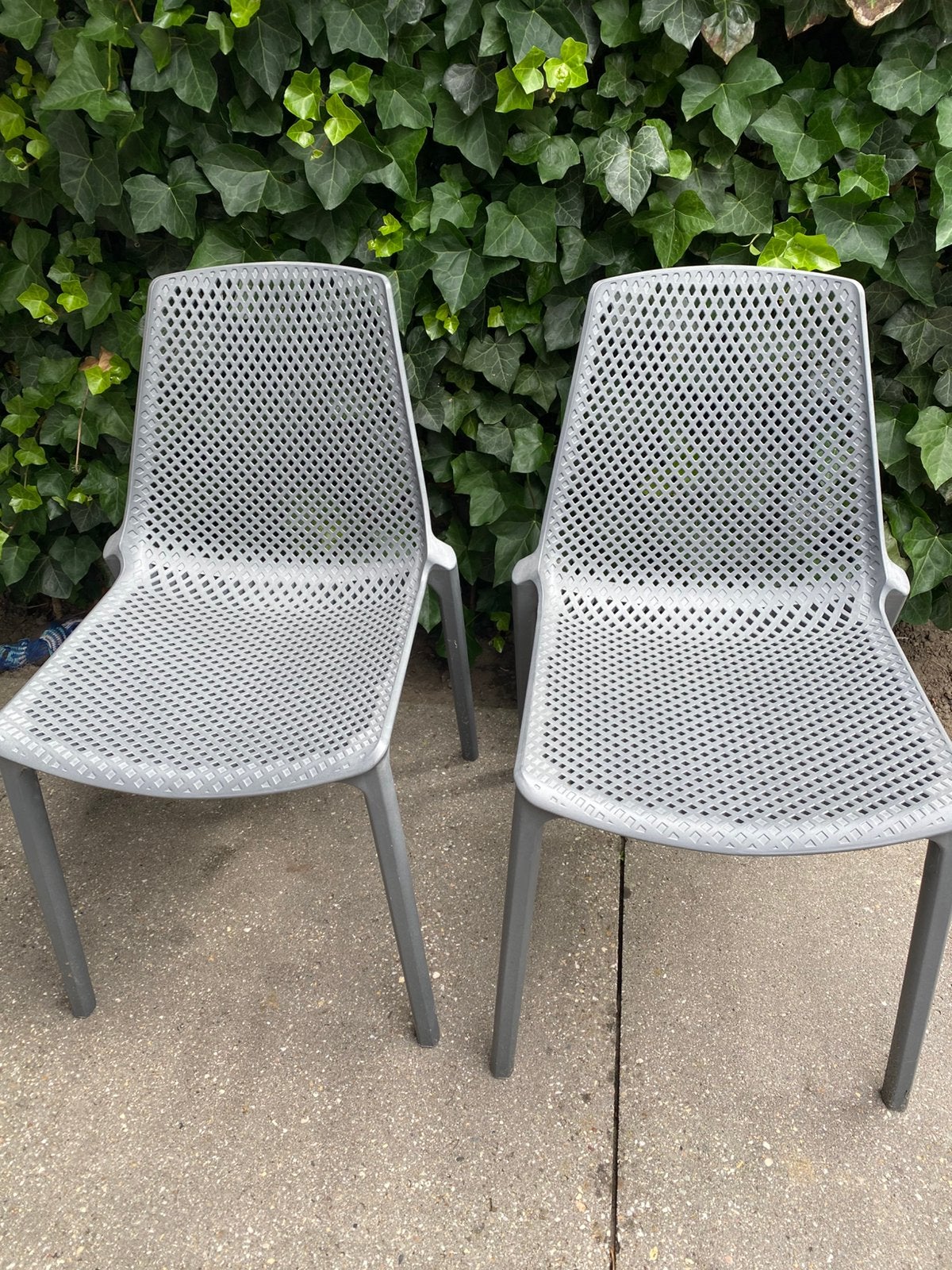 2 plastic tuinstoelen, Ophalen, Gebruikt, Kunststof