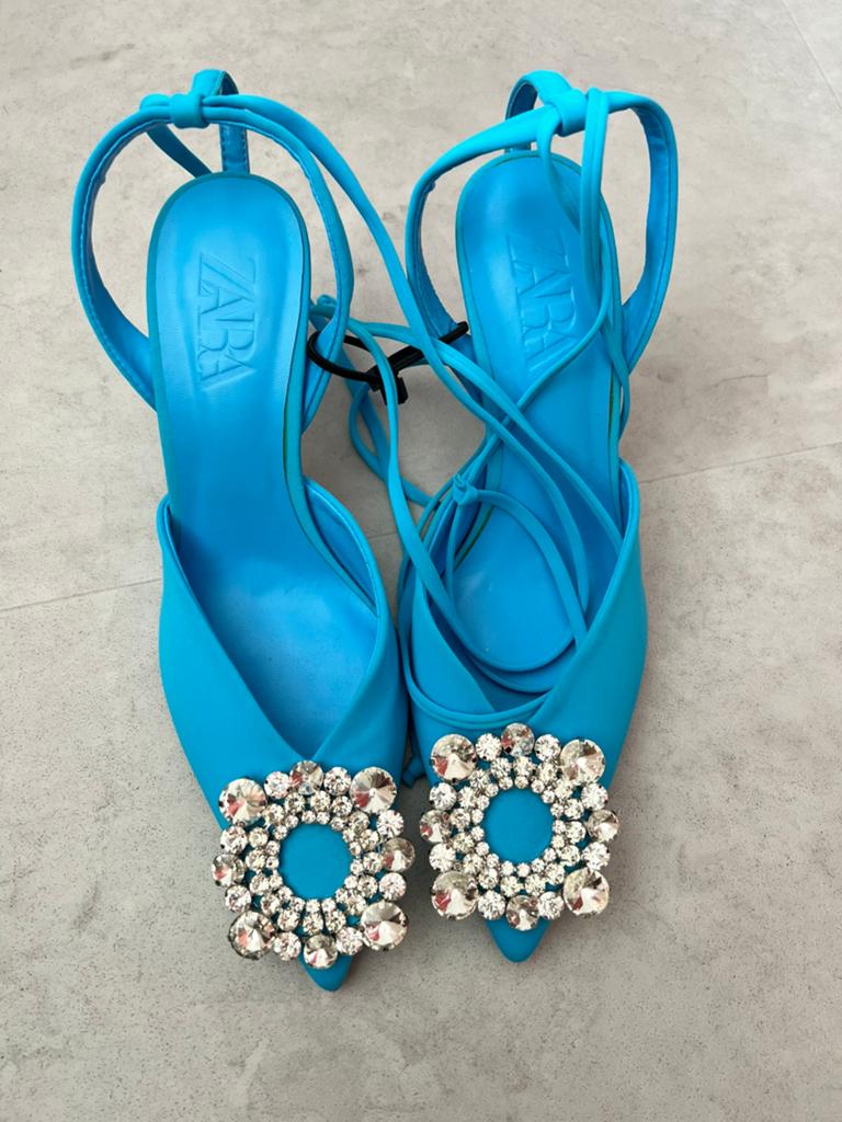 Zara damesschoenen Helemaalnieuww maat 37, Kleding | Dames, Schoenen, Blauw, Nieuw, Ophalen of Verzenden, Schoenen met hoge hakken