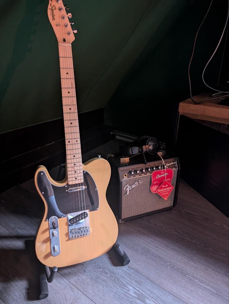 Linkshandige quier Telecaster met Versterker + Hoofdtelefoon, Muziek en Instrumenten, Snaarinstrumenten | Gitaren | Elektrisch