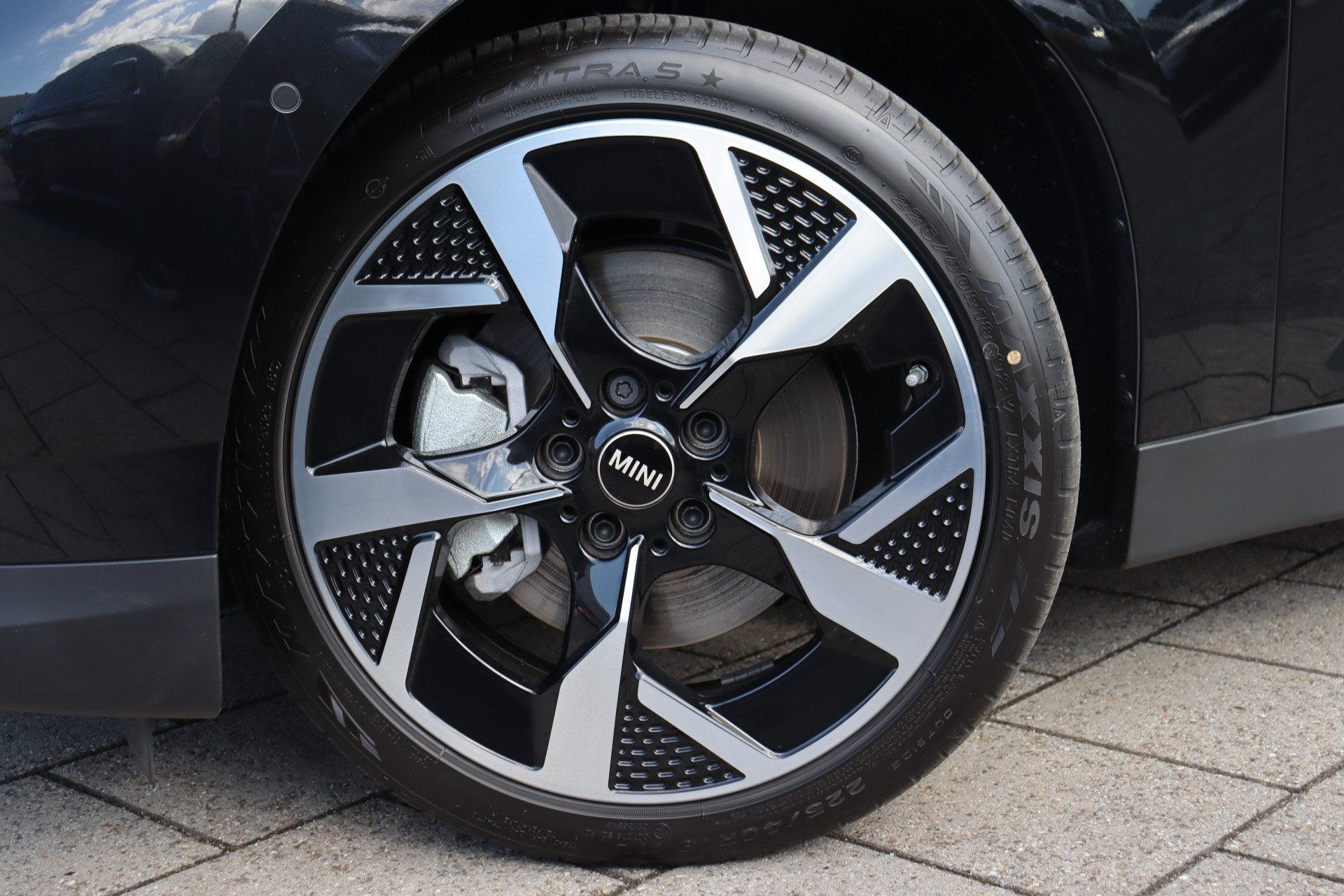 MINI Cooper SE / Classic / Pakket M / 18 inch Slide Spoke 2-, Auto's, Dealer onderhouden, Stof, Zwart, 4 stoelen