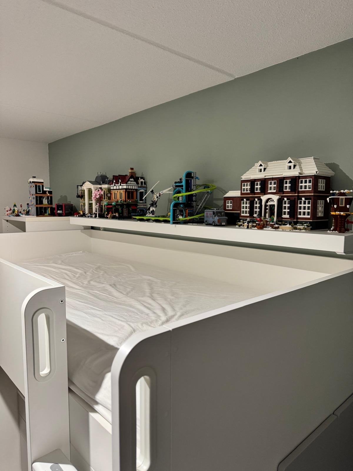 Foto 7 van IKEA Hoogslaper met bureau en opbergruimte -Zo goed als nie