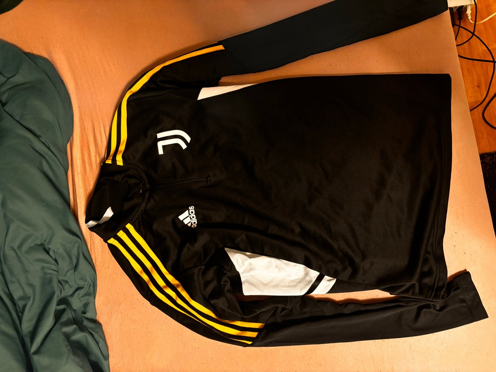 Voetbalkleding per stuk 15€, Maat M, Ophalen, Gebruikt, Shirt