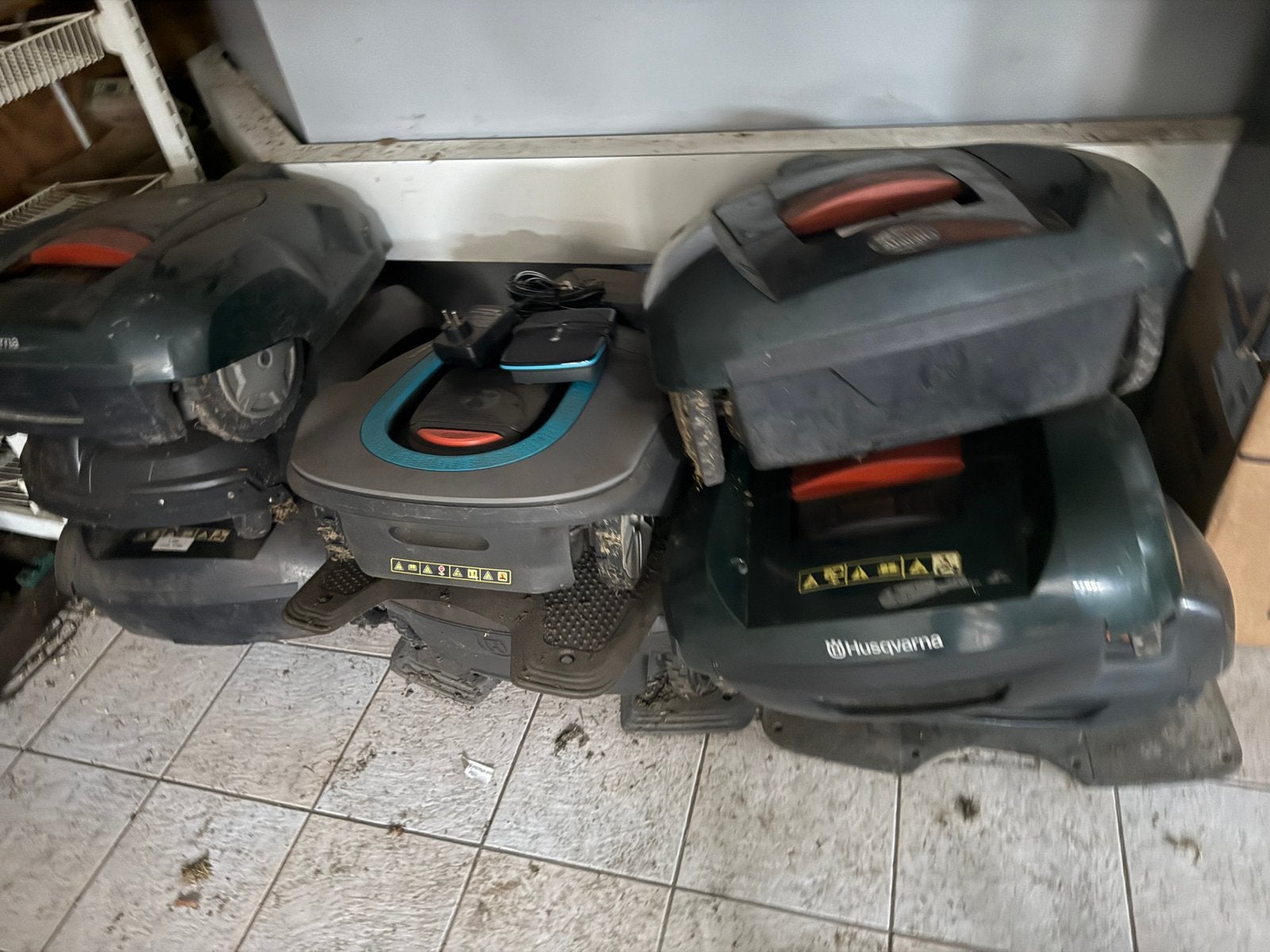 Robotmaaiers inruilers deels klaar gemaakt