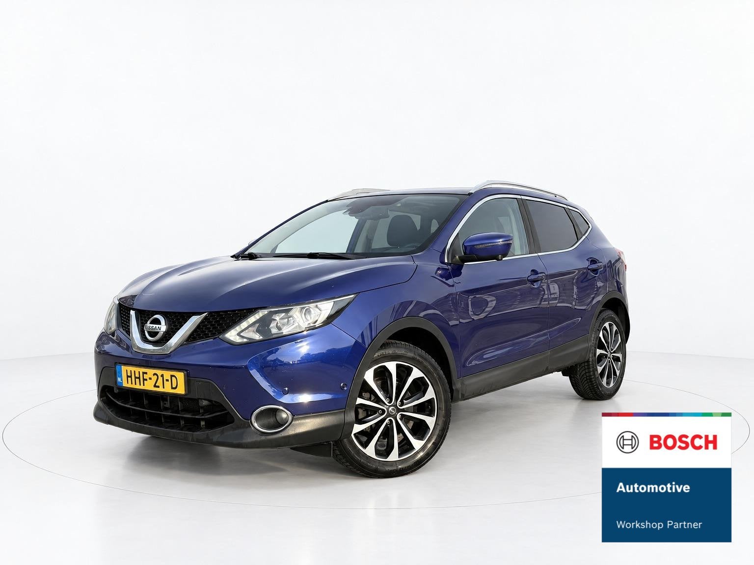 Nissan Qashqai 1.2 Acenta TREKHAAK - PANO - CAMERA - NAVI, Netherlands@nissan-services.eu, Blauw, Nissan Nederland BV, Handgeschakeld