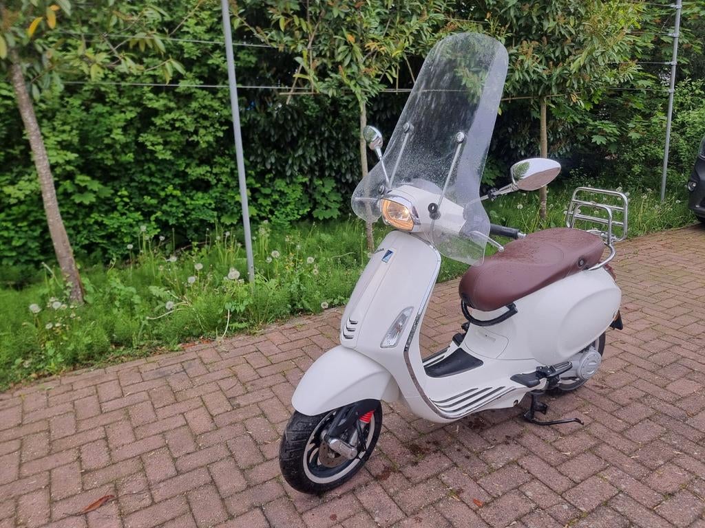 Vespa sprint 4 takt 11dkm windscherm zeer netjes, Ophalen, Vespa S, Zo goed als nieuw, Benzine