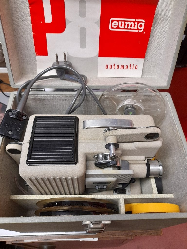 FILMCAMERA ,HALOGEEN FILMLAMP EN PROJECTOR., Ophalen, 1960 tot 1980, Projector