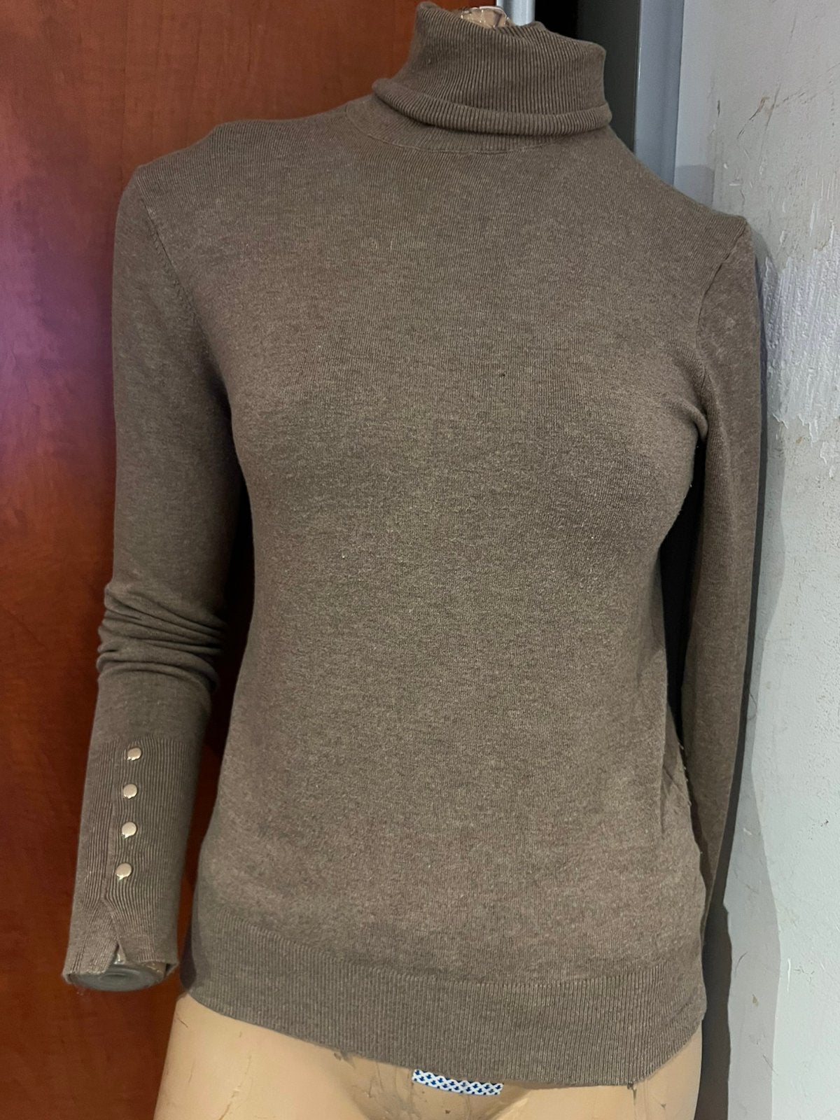 ZARA trui met mooie knopen M zgan, Kleding | Dames, Truien en Vesten, Ophalen of Verzenden, Zo goed als nieuw, Maat 38/40 (M)