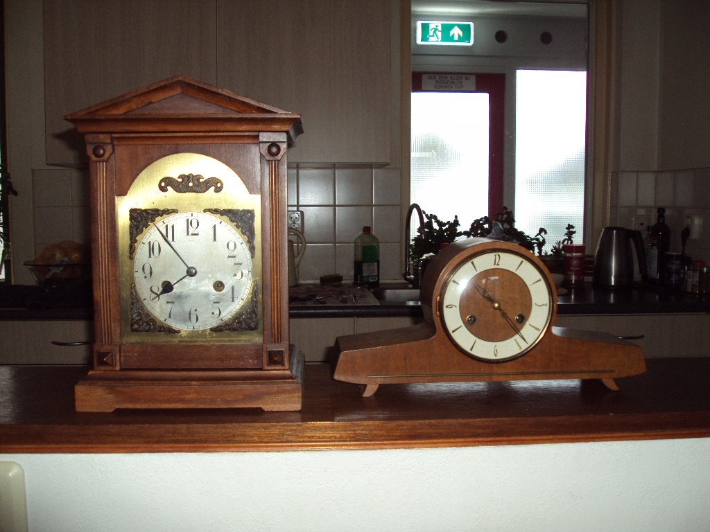 2x Pendule en 3x goede uurwerken., Antiek en Kunst, Antiek | Klokken, Ophalen of Verzenden