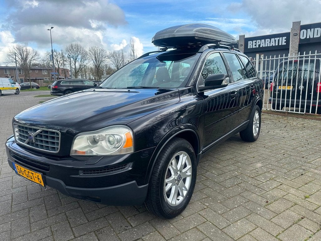 Volvo XC90 2.4 D5 Momentum, Gebruikt, 241 €/maand, 7 stoelen, Zwart