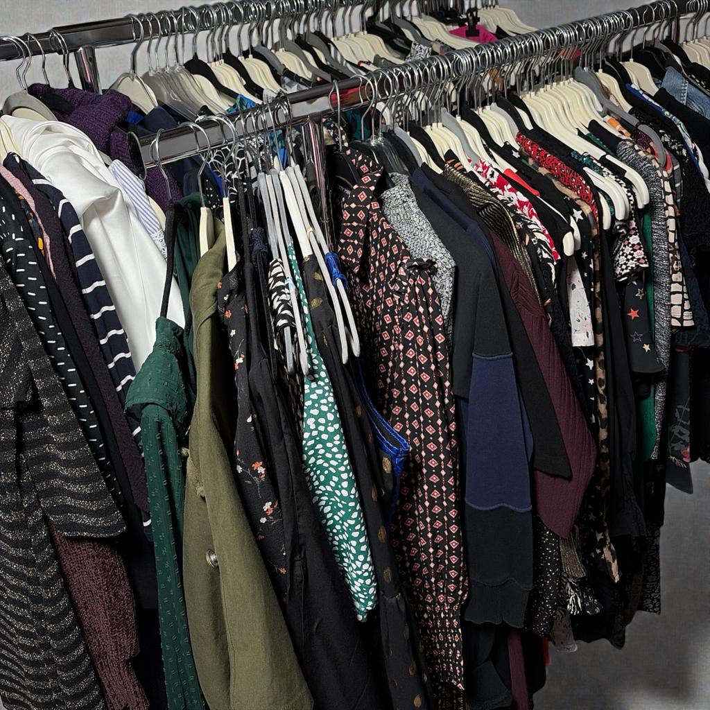 Grote kledingcollectie: diverse stijlen en maten, Ophalen of Verzenden, Zo goed als nieuw, Maat 38/40 (M)