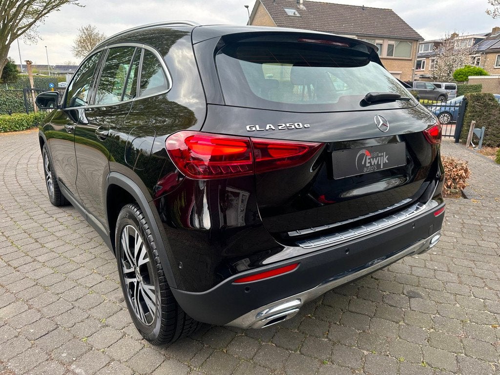Mercedes-Benz GLA-klasse 250 e, Pano, Led, Camera, Auto's, Mercedes-Benz, Gebruikt, Zwart, 4 cilinders, 15 kWh