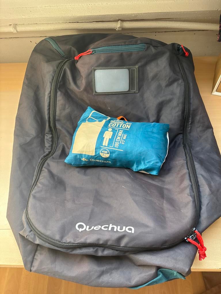 Quechua Backpackcover & Slaapzak Camping Liner, Ophalen, Zo goed als nieuw