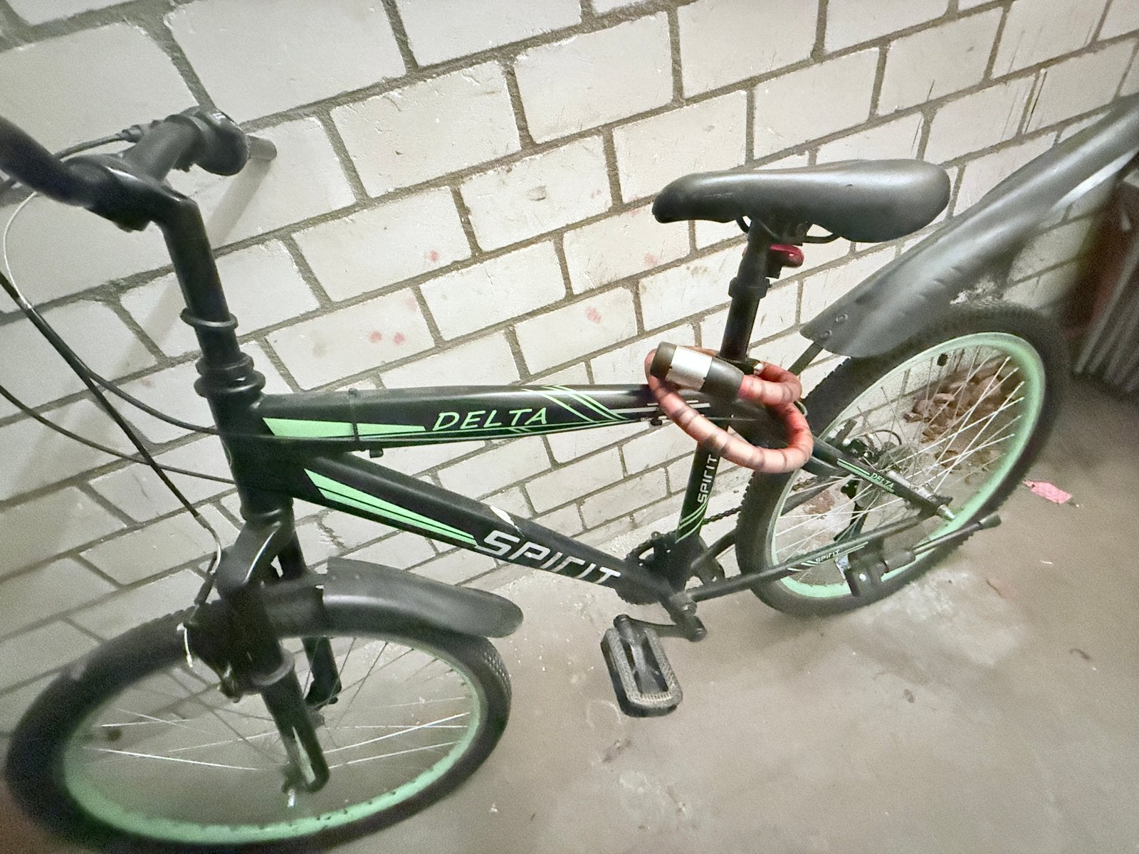 Spirit Delta Fiets 22 inch(9-13jr Zwart/Groen – nette staat, Fietsen en Brommers, Ophalen, Zo goed als nieuw, Staal, 24 inch of meer