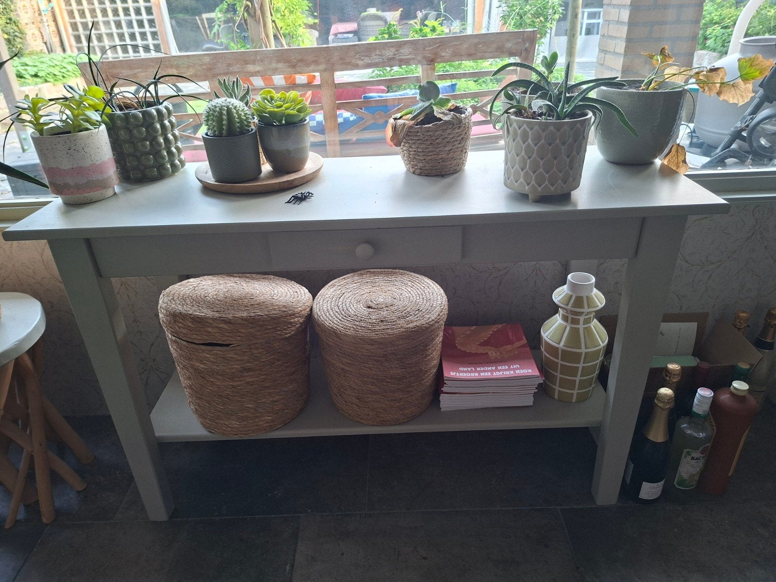 Sidetable lichtgroen met laatje, Huis en Inrichting, Ophalen, Gebruikt, 100 tot 150 cm, Overige houtsoorten