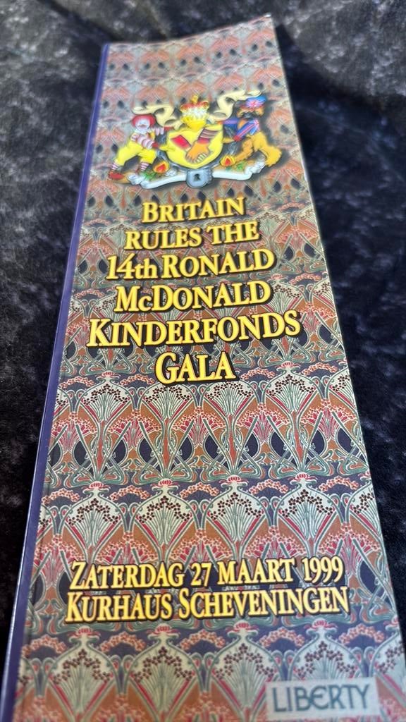 Boek veiling ronald Mc Donald kurhaus 1999 Tom Jones, Ophalen of Verzenden, Zo goed als nieuw