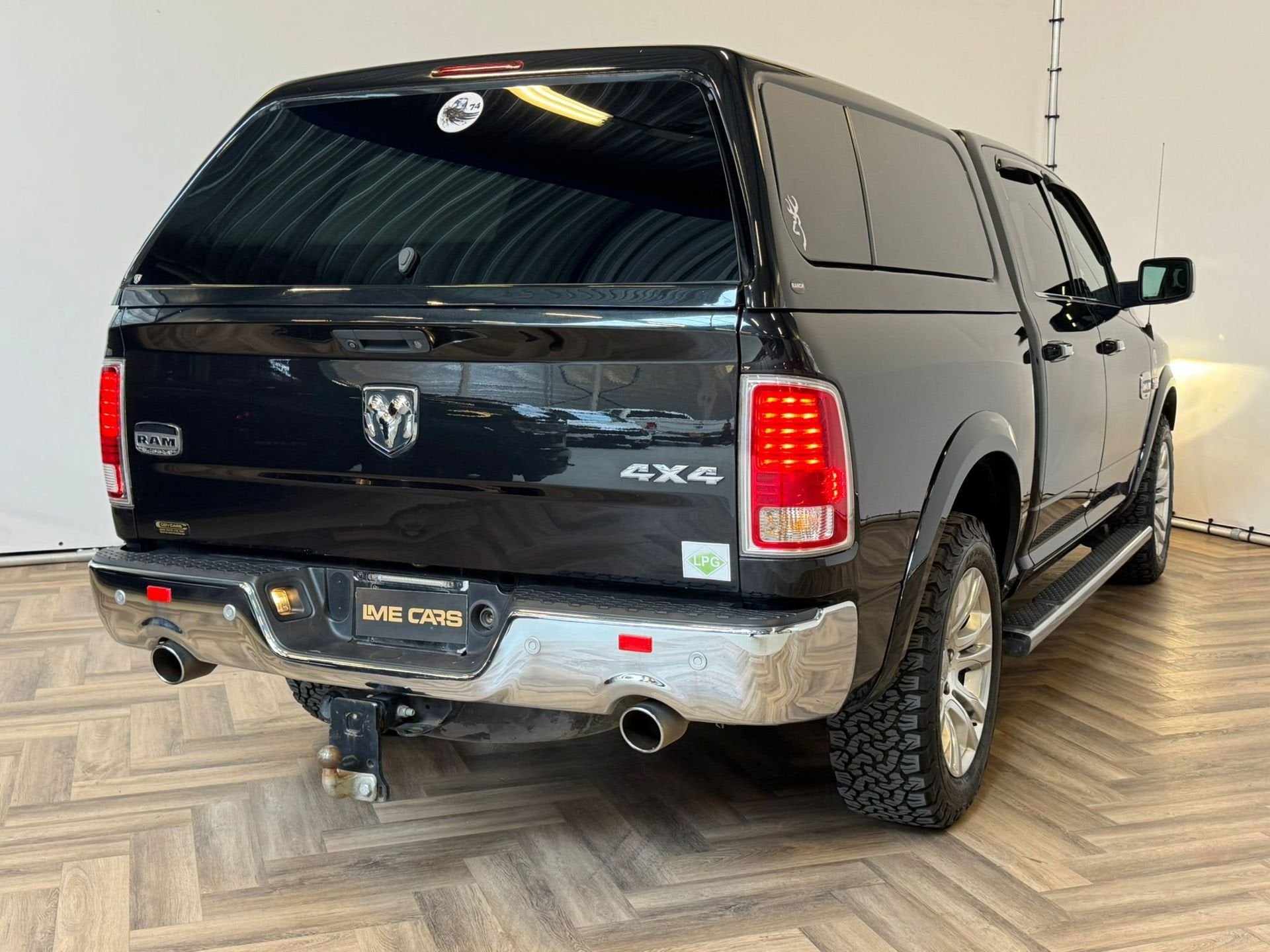 Dodge RAM 5.7L HEMI|1500|LONGHORN|LUCHTVERING|INRUIL MOGELIJ, Automaat, Gebruikt, Overige modellen, Zwart