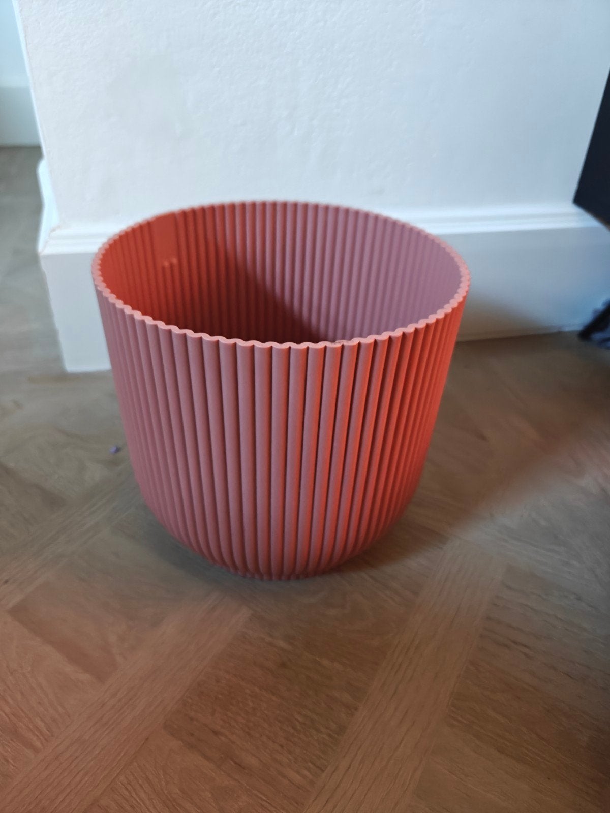 Bloempot, Kunststof, Rond, Ophalen of Verzenden, Zo goed als nieuw